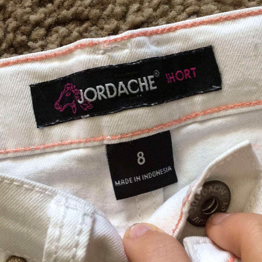 White shorts - Picture 3 of 3